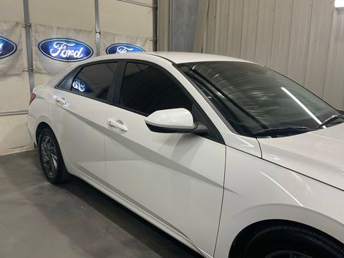 Used 2024 Hyundai Elantra SEL FWD image 4