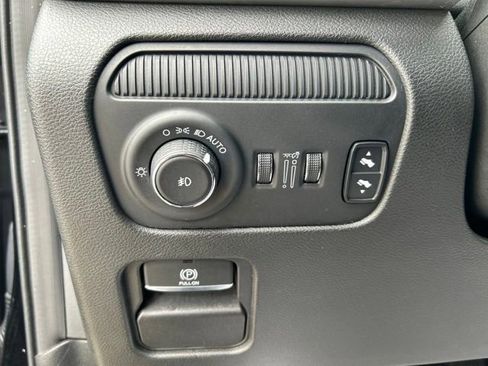 Used 2024 Jeep Wagoneer L Series III w/ Flexible Seating Group AWD/4WD image 24