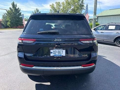 Used 2023 Jeep Grand Cherokee 4WD 4xe image 6