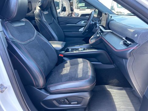 Certified 2025 Ford Explorer ST AWD/4WD image 22