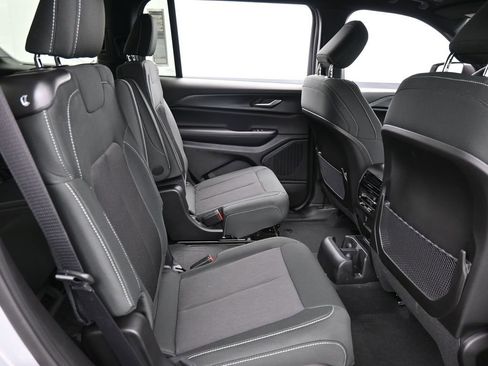 New 2026 Jeep Grand Cherokee L Laredo AWD/4WD image 17