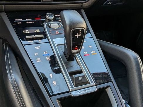 Used 2022 Porsche Cayenne Turbo AWD/4WD image 13