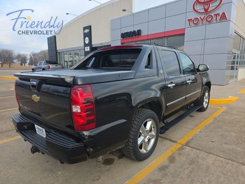 Used 2013 Chevrolet Avalanche LTZ AWD/4WD image 9