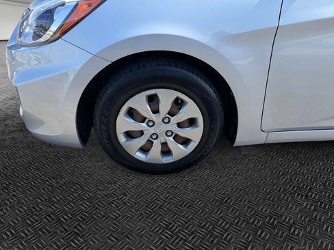 Used 2017 Hyundai Accent SE FWD image 11