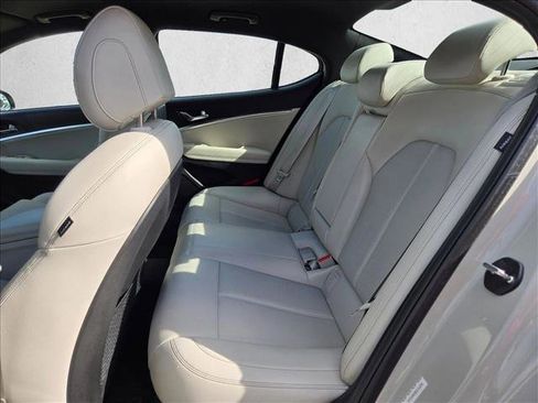 Used 2025 Genesis G70 2.5T image 18