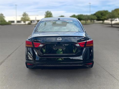 Certified 2024 Nissan Altima 2.5 SV image 5