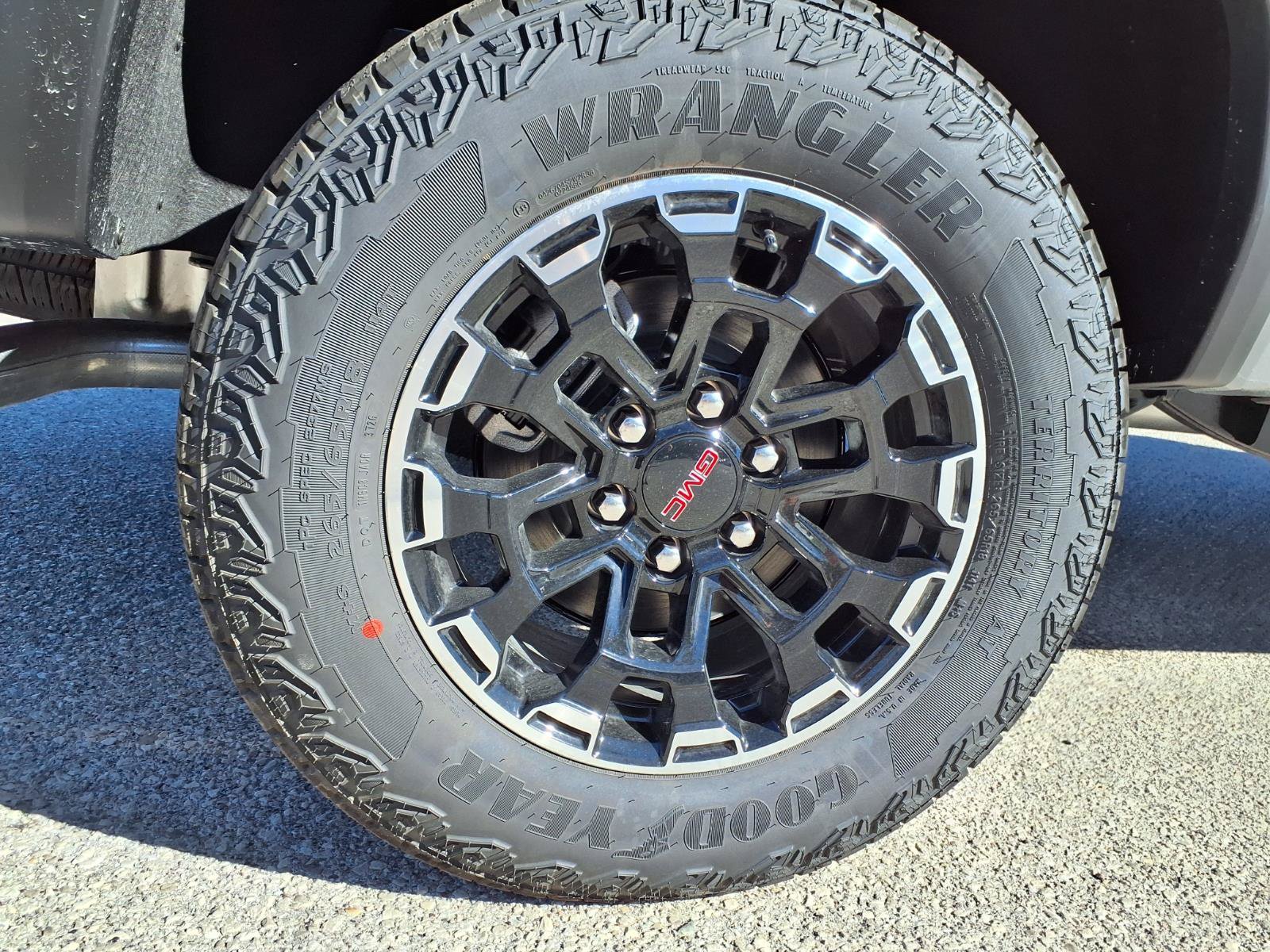 New 2026 GMC Canyon AT4 AWD/4WD image 23