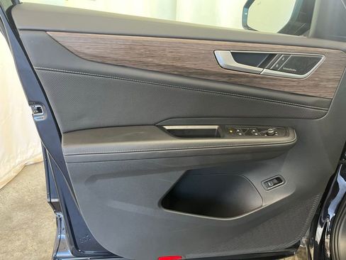 Certified 2025 Volkswagen Atlas SEL Premium R-Line image 10