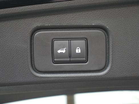 Certified 2025 Nissan Pathfinder Platinum w/ Cargo Package AWD/4WD image 27