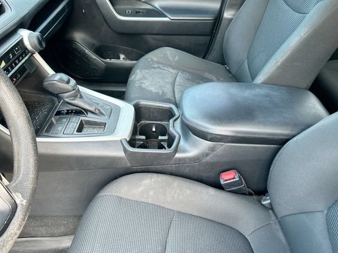 Used 2022 Toyota RAV4 LE FWD image 26