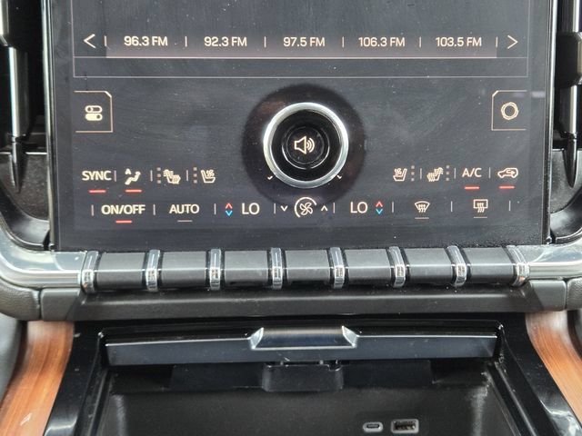 Used 2025 GMC Yukon Denali AWD/4WD image 19