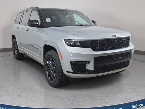 Used 2023 Jeep Grand Cherokee L Summit AWD/4WD image 4