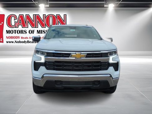 Used 2023 Chevrolet Silverado 1500 LT AWD/4WD image 2