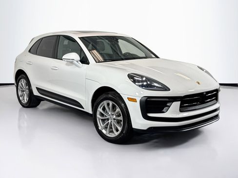 Used 2025 Porsche Macan image 7