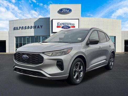 Used 2024 Ford Escape ST-Line w/ Cold Weather Package image 2