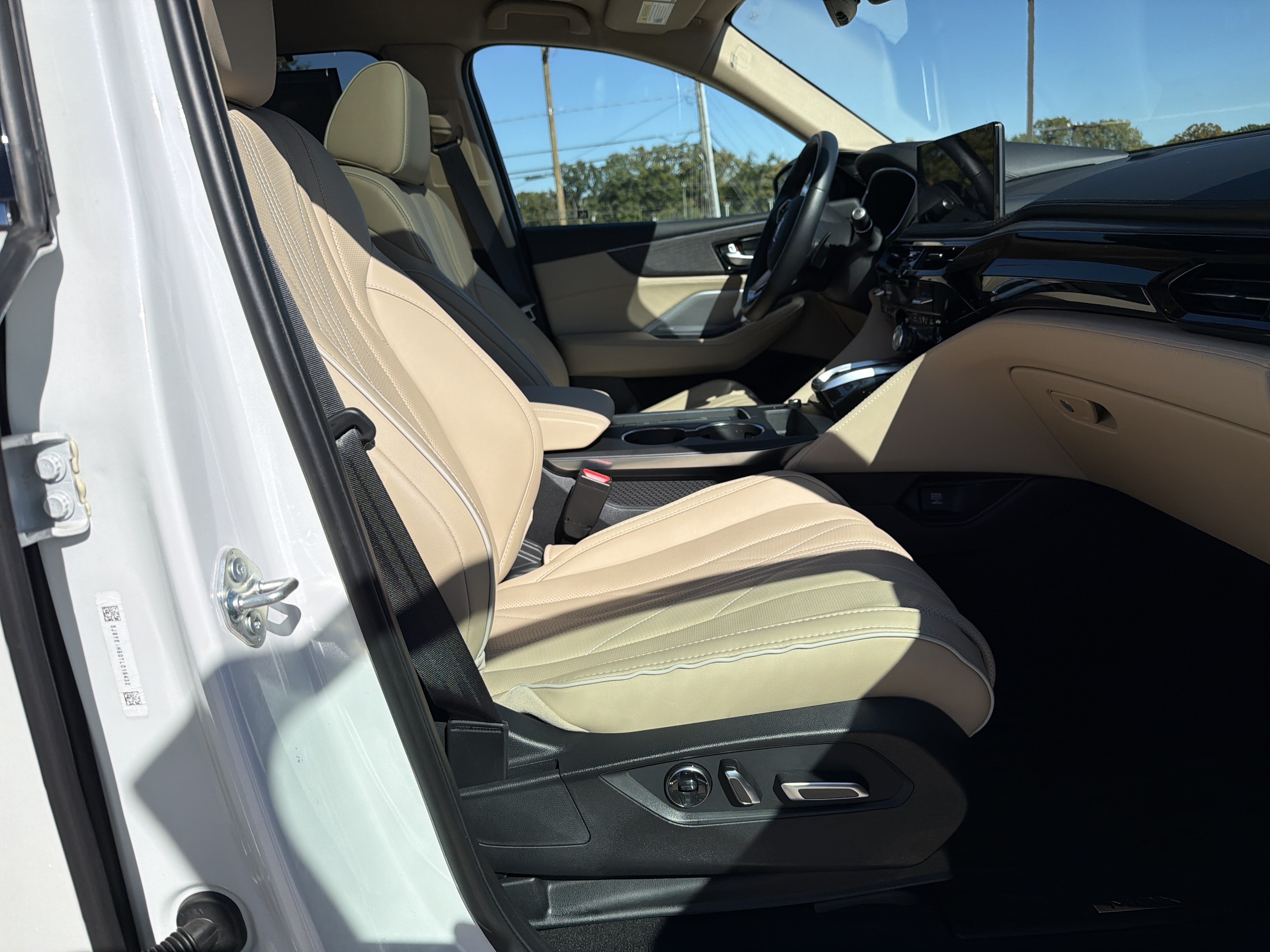 Certified 2026 Acura MDX w/ Advance Package AWD/4WD image 33