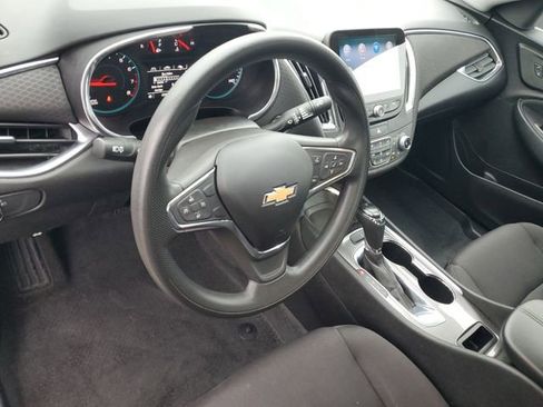 Used 2019 Chevrolet Malibu LT image 17