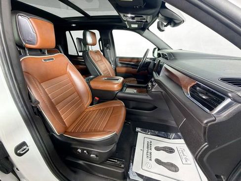 Used 2024 GMC Yukon Denali Ultimate image 34