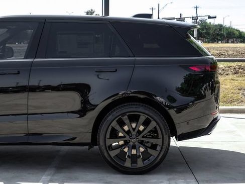 New 2026 Land Rover Range Rover Sport Dynamic SE AWD/4WD image 14