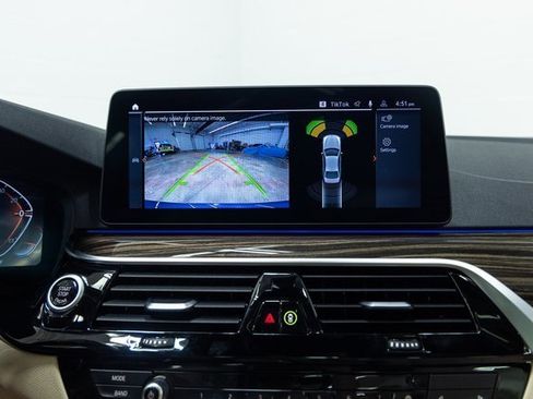 Certified 2022 BMW 540i xDrive w/ Convenience Package image 20