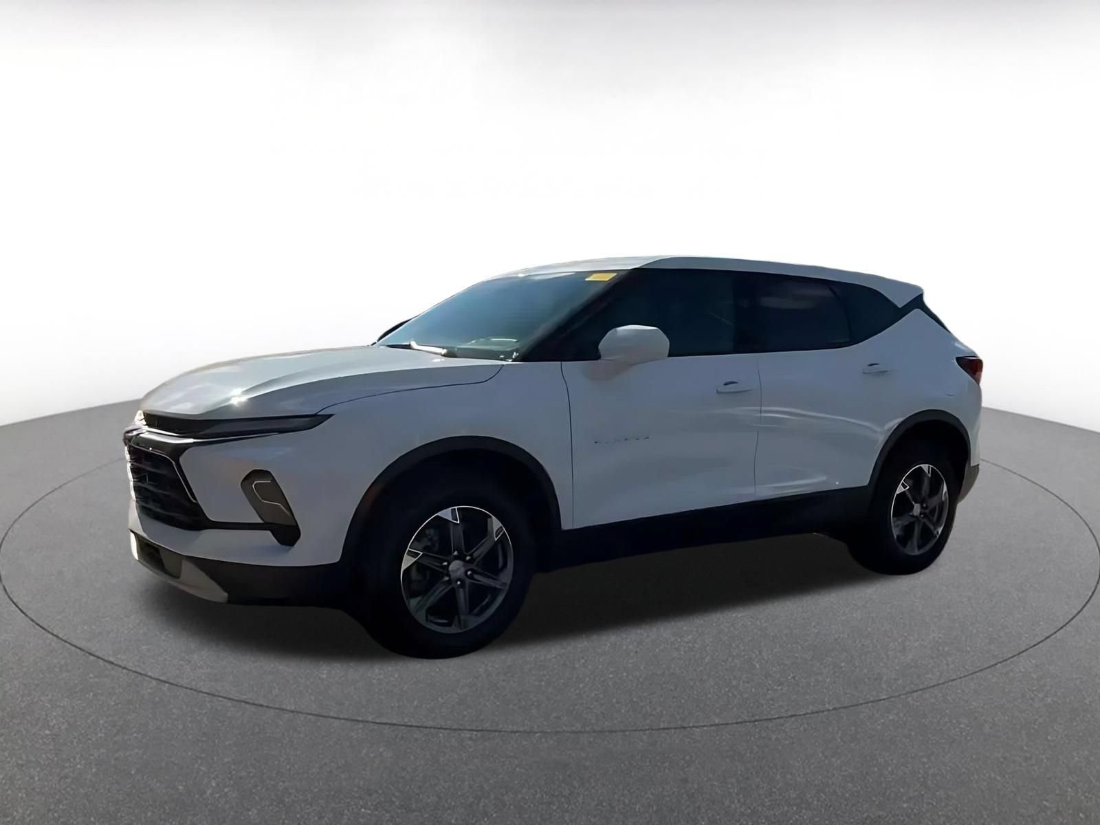 Used 2026 Chevrolet Blazer LT FWD image 7