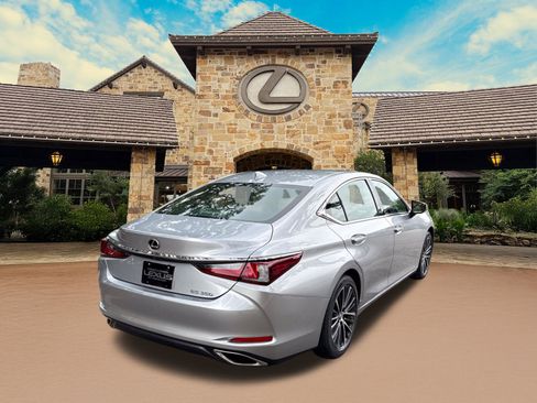 Used 2022 Lexus ES 350 w/ Premium Package FWD image 2