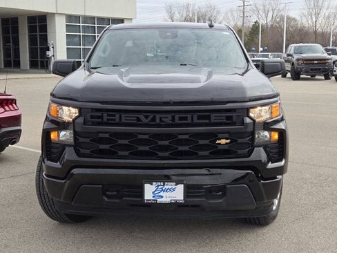 Used 2023 Chevrolet Silverado 1500 Custom image 3