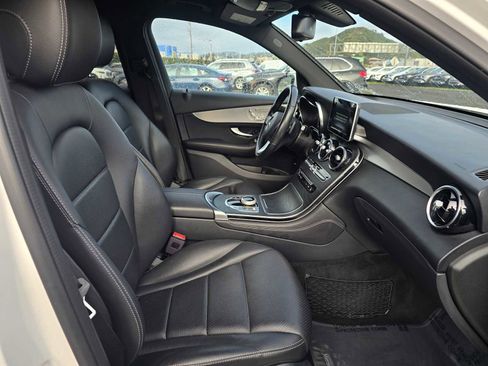 Used 2019 Mercedes-Benz GLC 300 4MATIC image 11