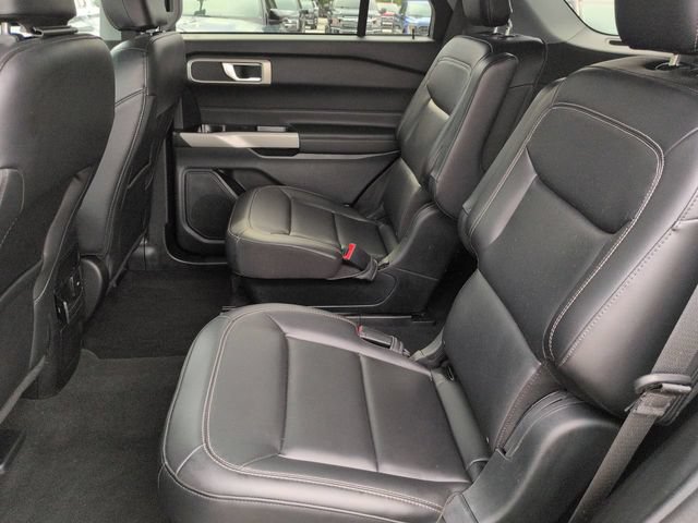Used 2023 Ford Explorer XLT w/ Equipment Group 202A RWD image 14