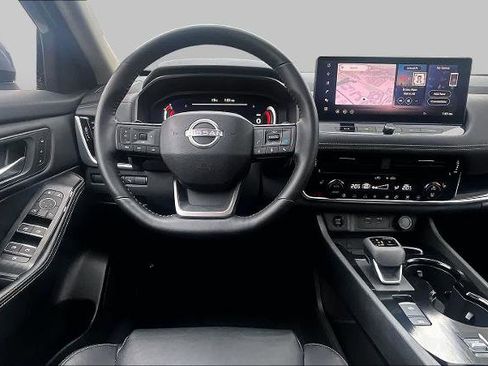 Certified 2025 Nissan Rogue SL w/ Tech Package FWD image 6