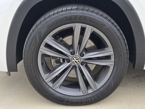 Used 2022 Volkswagen Atlas SEL R-Line AWD/4WD image 11