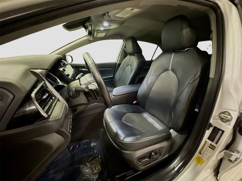 Used 2020 Toyota Camry XSE image 24
