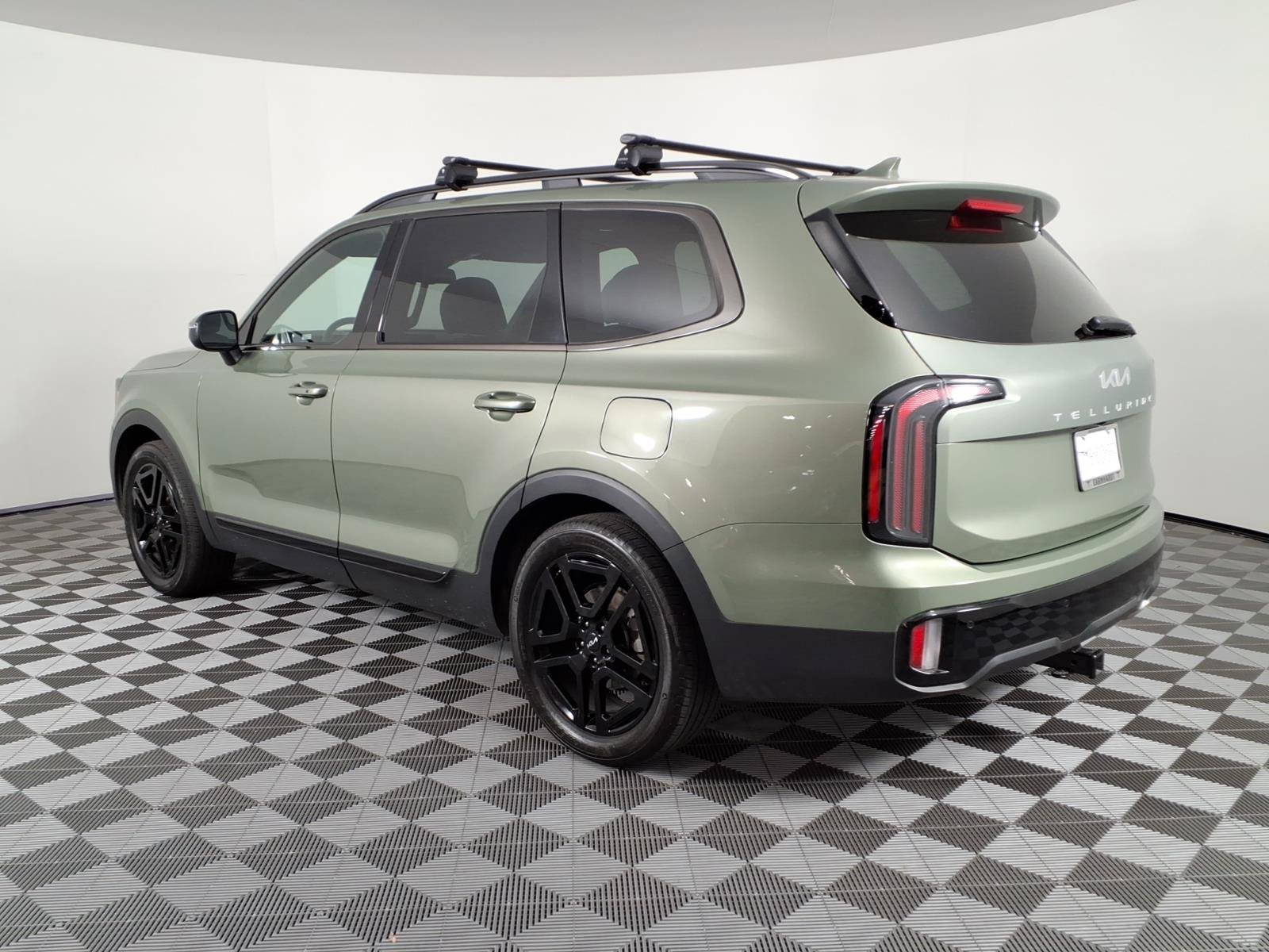 Used 2024 Kia Telluride EX X-Line AWD/4WD image 3