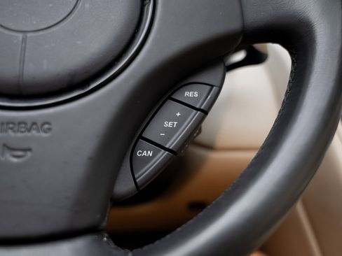 Used 2016 Aston Martin DB9 GT image 47