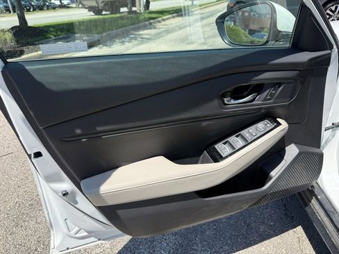 Used 2023 Honda Accord Touring image 12