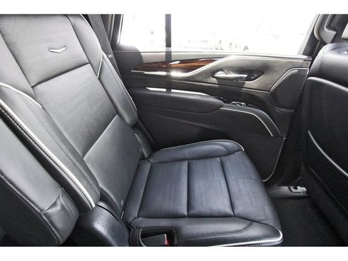 Used 2023 Cadillac Escalade Premium Luxury RWD image 11