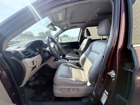 Used 2018 Honda Pilot Touring image 10