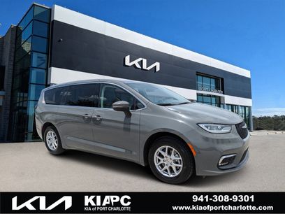 Used 2023 Chrysler Pacifica Touring-L