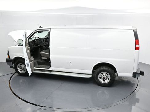 Used 2024 GMC Savana 2500 w/ Driver Convenience Package image 33