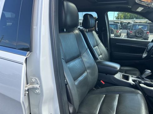 Used 2018 Jeep Grand Cherokee Limited w/ Mopar Chrome Edition Group image 22