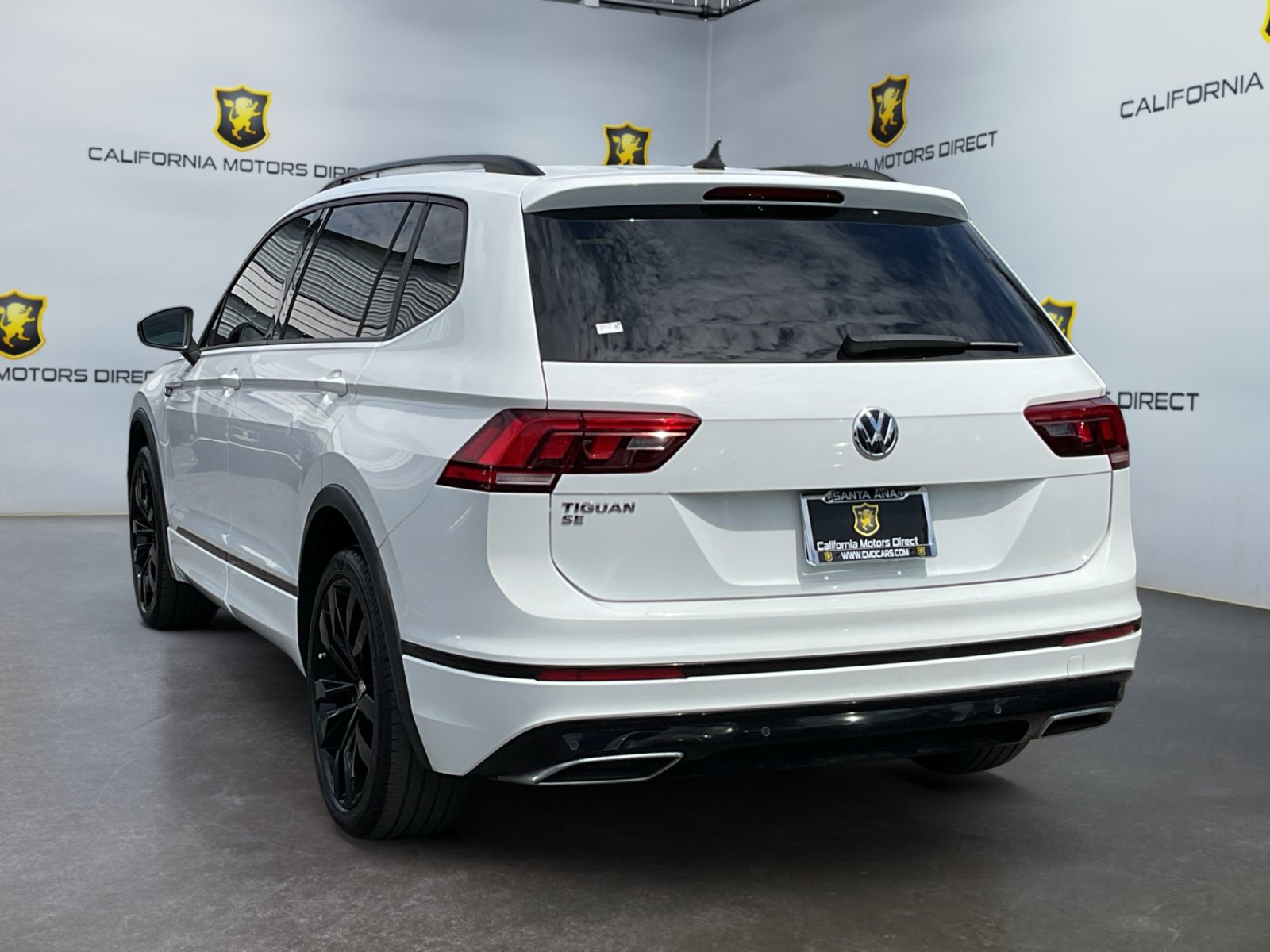 Used 2020 Volkswagen Tiguan SE R-Line FWD image 7