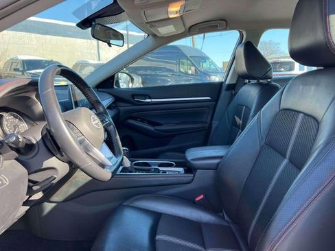 Used 2023 Nissan Altima 2.5 SR image 13