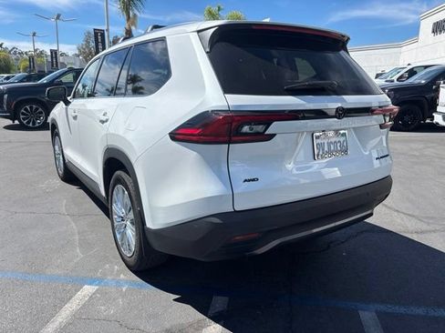 Used 2025 Toyota Grand Highlander AWD image 4
