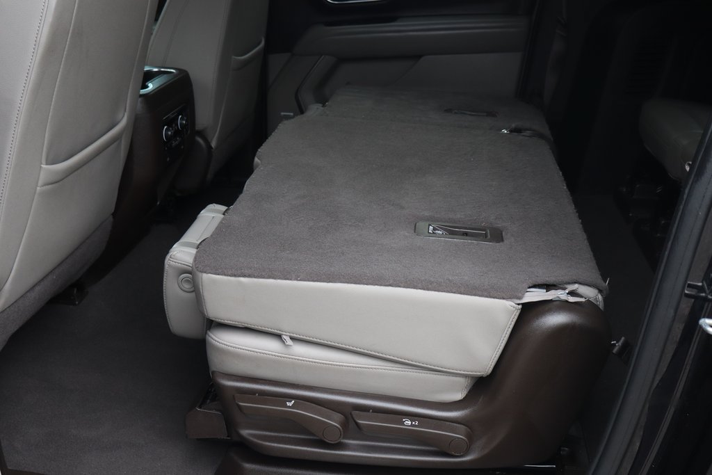 Used 2022 Chevrolet Suburban Z71 w/ Luxury Package AWD/4WD image 39