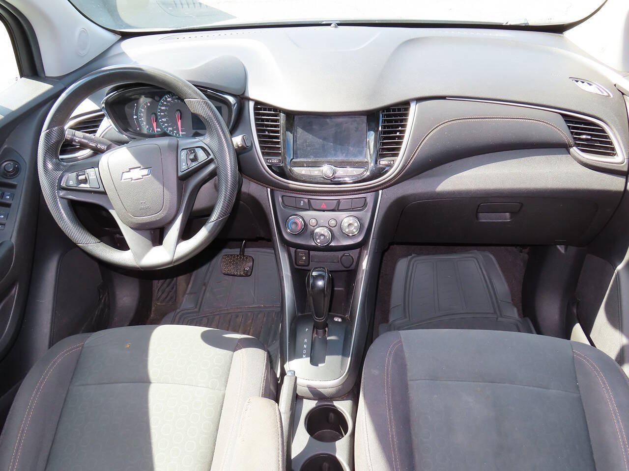 Used 2020 Chevrolet Trax LS w/ Tint and Cruise Package FWD image 16