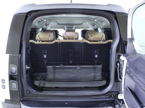 New 2026 Land Rover Defender 130 S AWD/4WD image 9