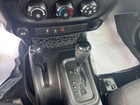 Used 2014 Jeep Wrangler Unlimited Sport AWD/4WD image 13