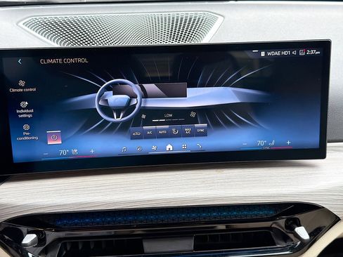 Used 2025 BMW 330i 330i w/ Convenience Package image 34