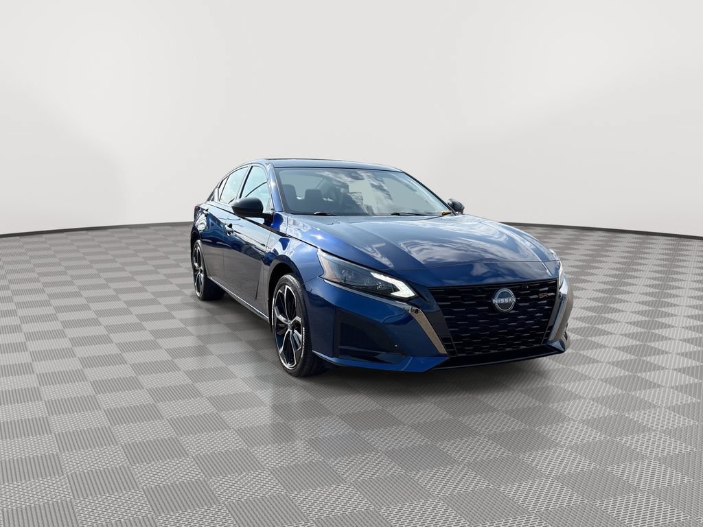 Certified 2024 Nissan Altima 2.5 SR AWD/4WD image 3