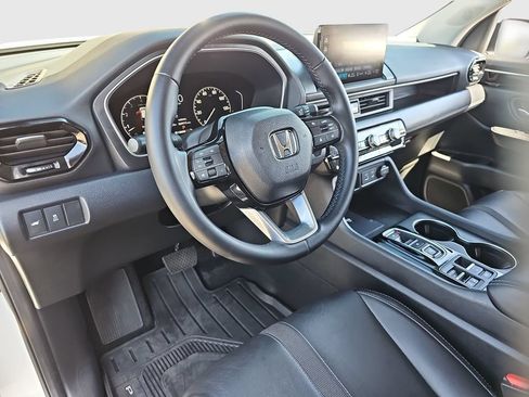 Used 2025 Honda Pilot EX-L image 9
